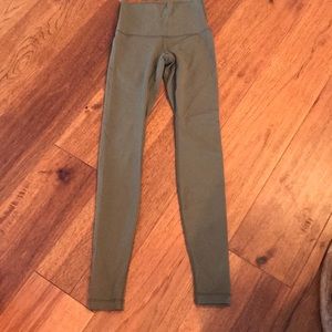 Lululemon high rise wunder under